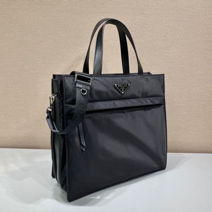 Pra*a tote bags